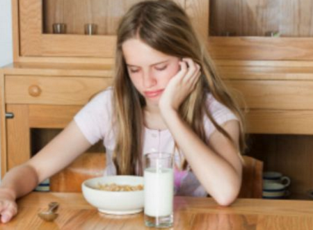 8 Cara Mengatasi Anak Yang Susah Makan
